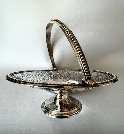 A FABULOUS MID VICTORIAN PIERCED SILVER PLATED FRUIT BASKET - ADDITIONAL PHOTO 6