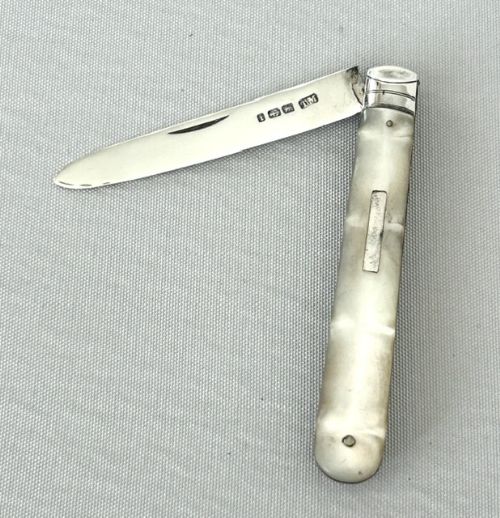 A Lovely Edwardian Silver & Mother-of-pearl Fruit Knife