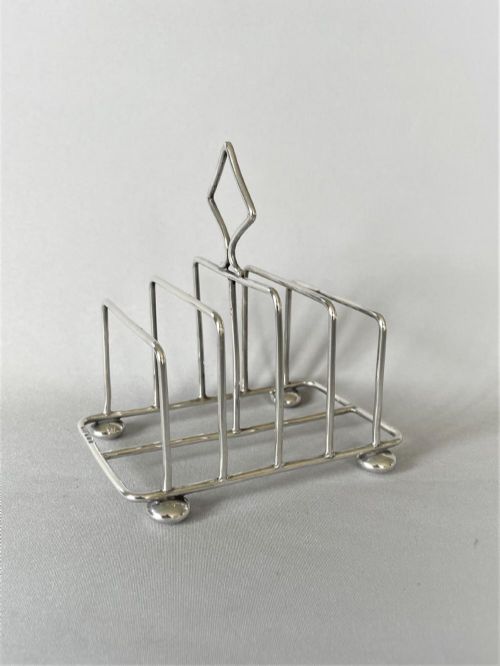 A Stylish Edwardian Silver Toast Rack