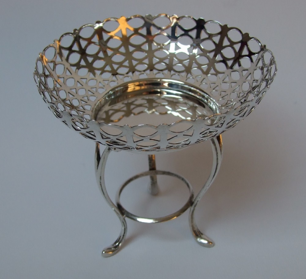 A gorgeous Edwardian pierced silver sweetmeat stand.