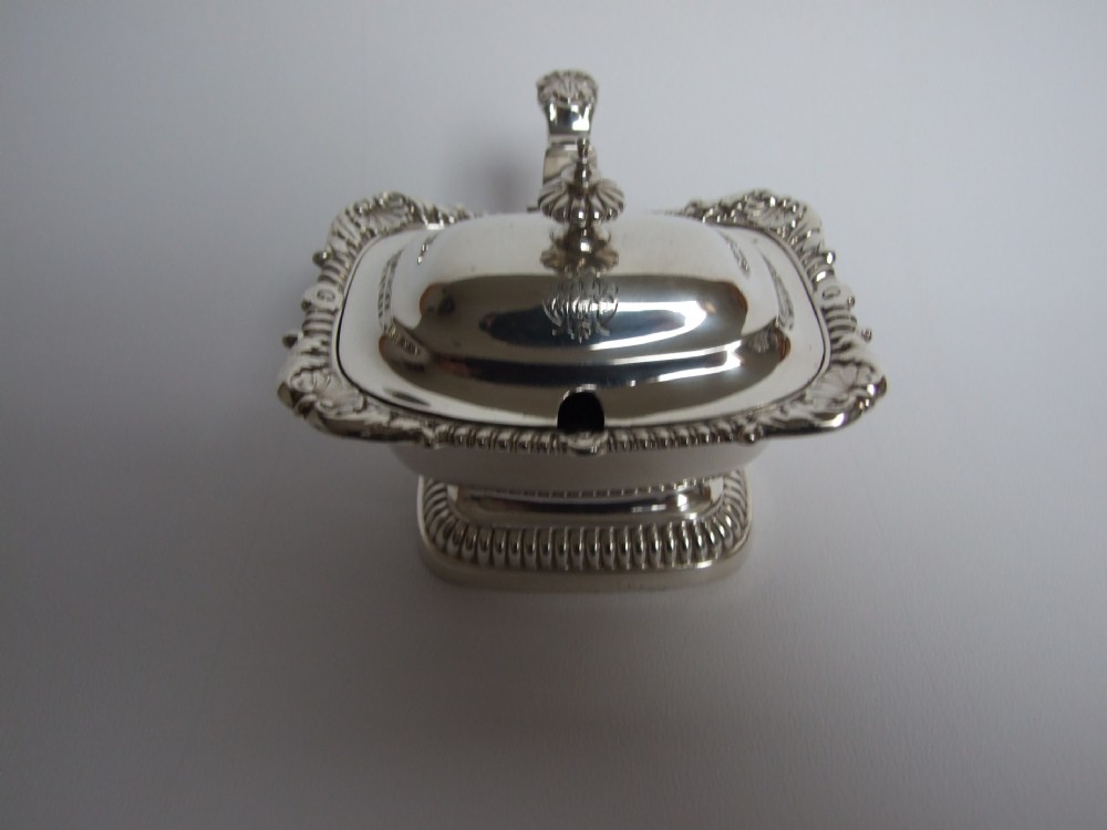 A superb large Edwardian silver gilt mustard pot.