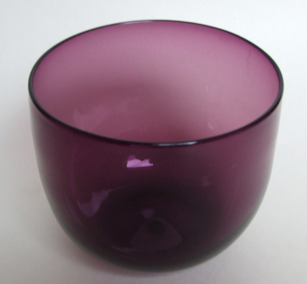 A fine early Victorian amethyst finger bowl.