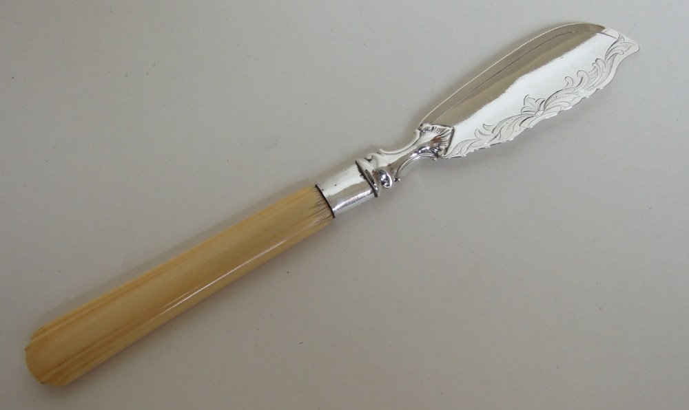 An attractive Victorian silver butter knife.