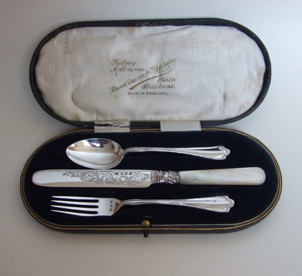 A handsome boxed silver Christening set.