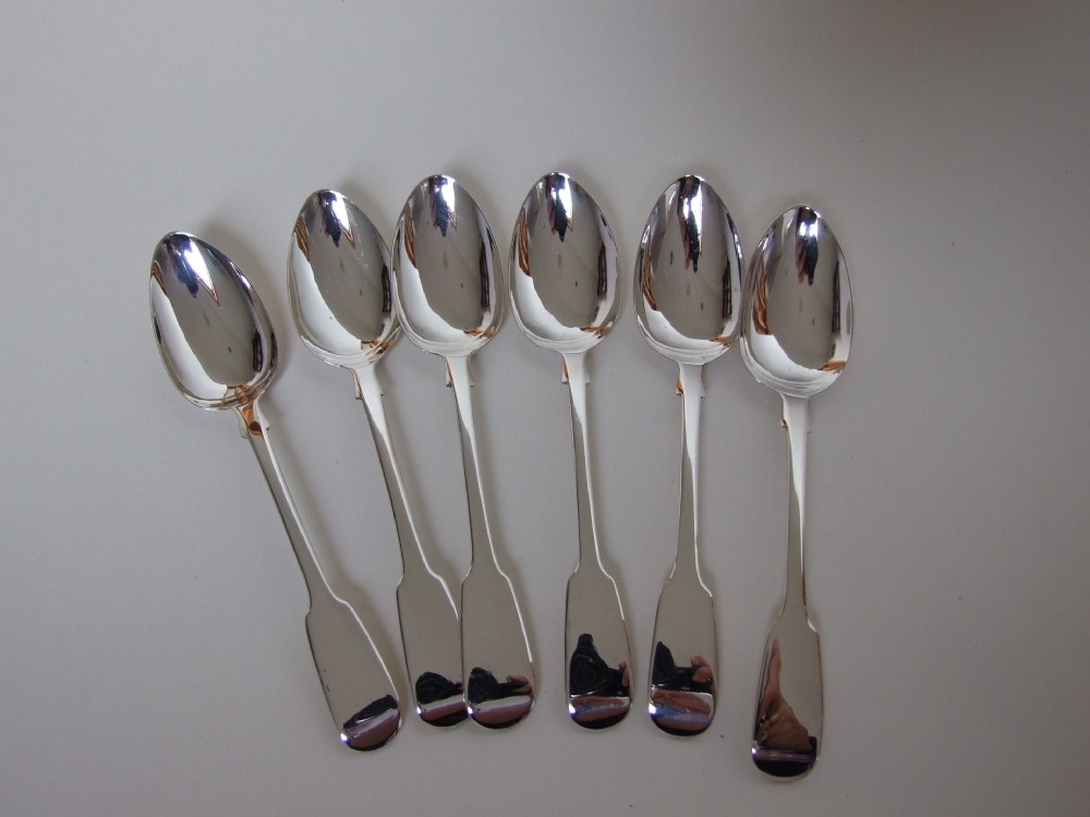 A set of Exeter silver teaspoons in fiddle pattern