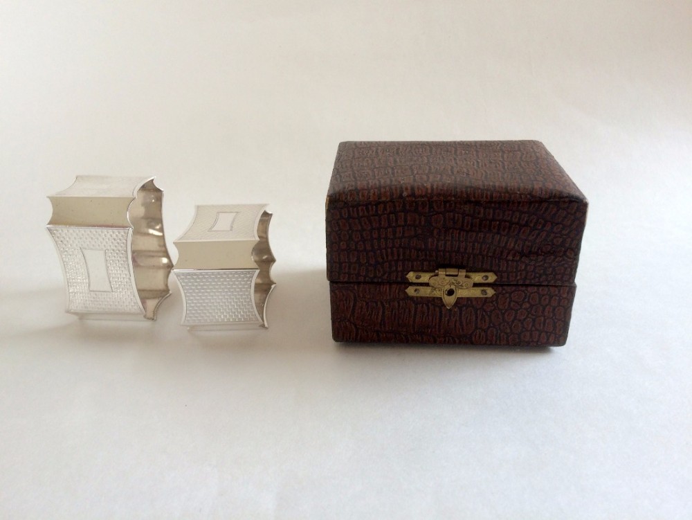 A good pair of Art Deco silver napkin rings in the original box.