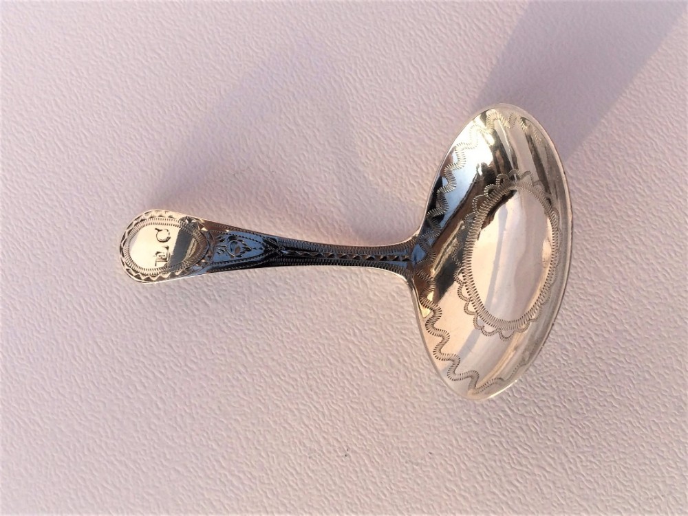 A fine 18th Century silver caddy spoon.