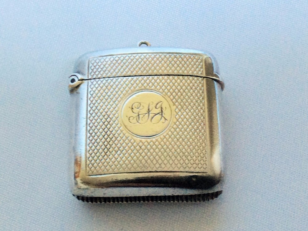 A stylish Victorian silver vesta.