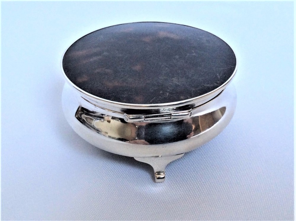 A lovely George V silver & tortoiseshell trinket box.