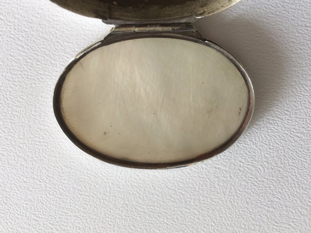 A rare George II silver & mother-of-pearl snuffbox. View VIII