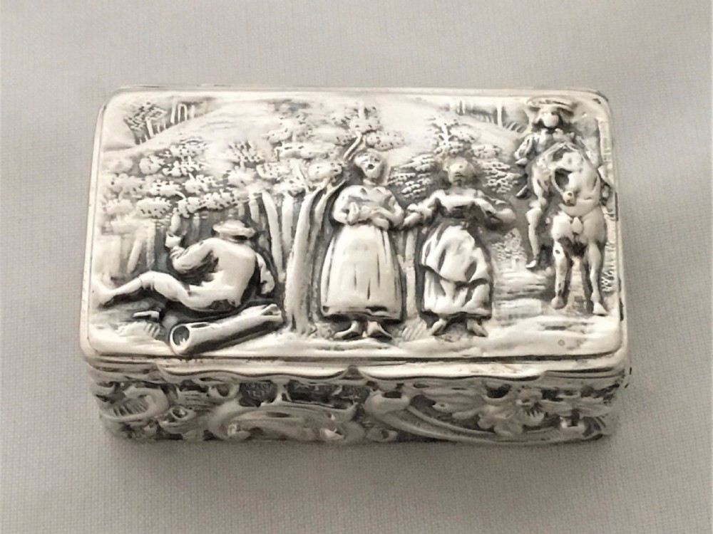 A fabulous scenic Edwardian silver snuff or pill box.