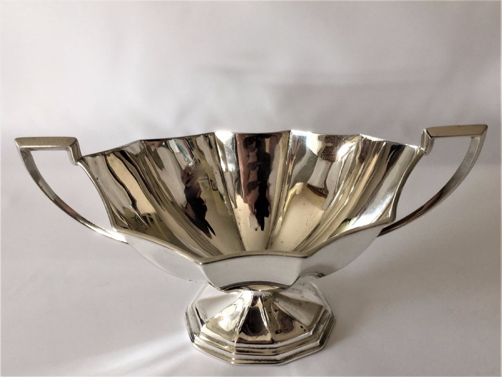 A handsome Edwardian twin handled silver bowl. View II