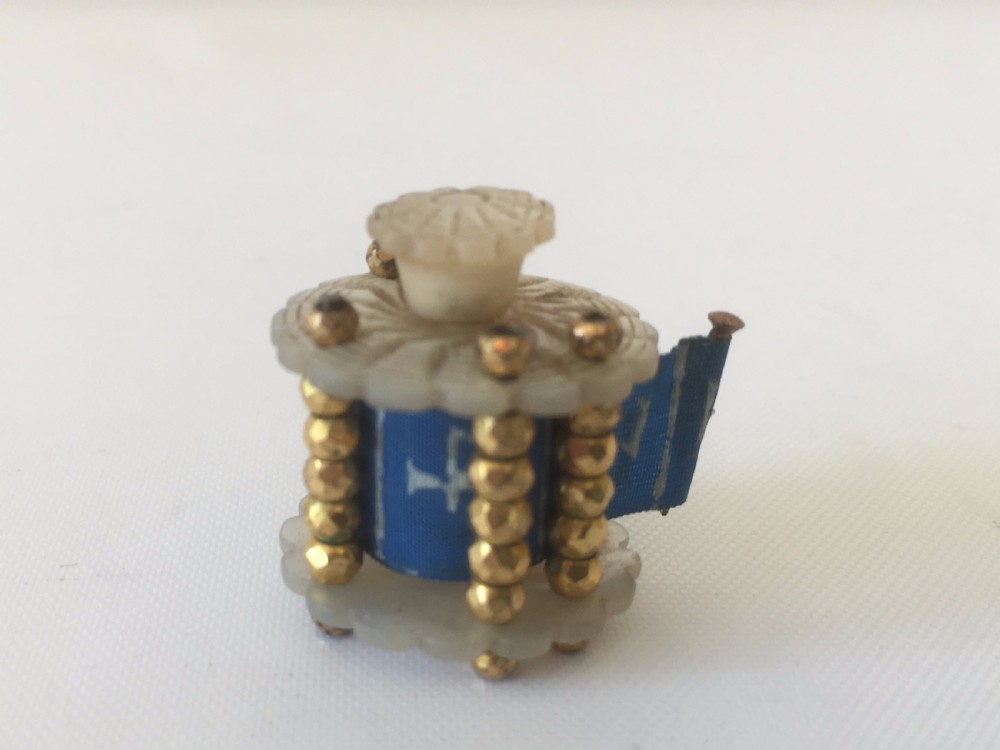 A Georgian mother of pearl tape measure View VII