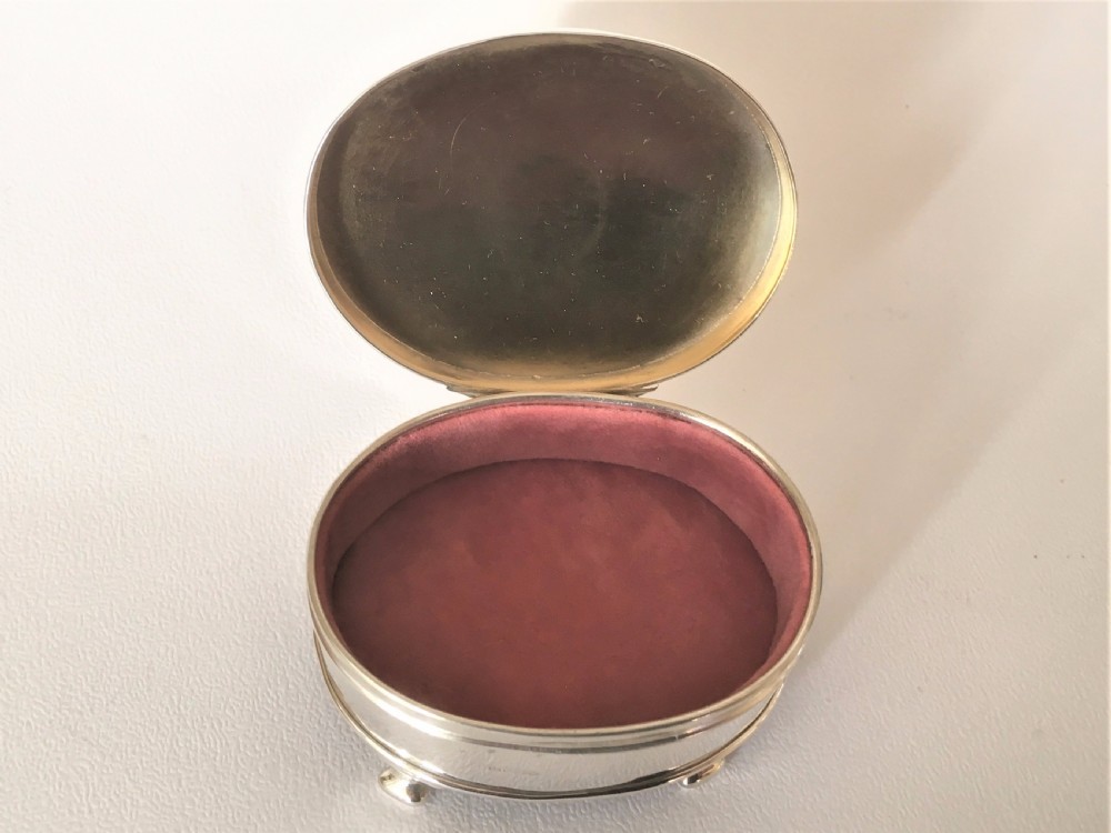 A charming George V silver trinket box View IV