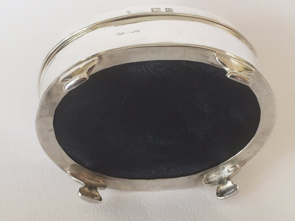 A charming George V silver trinket box View VI