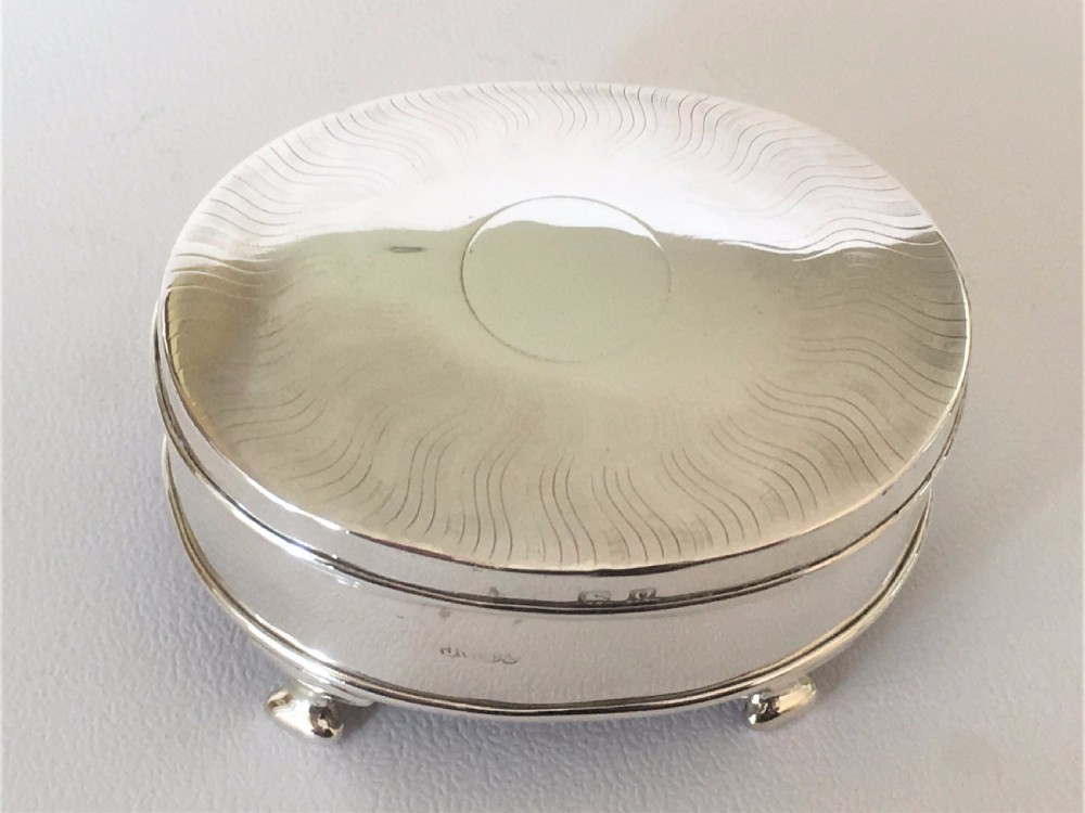 A charming George V silver trinket box View VII