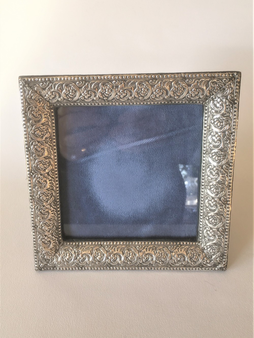 AN attractive Victorian silver photo frame.