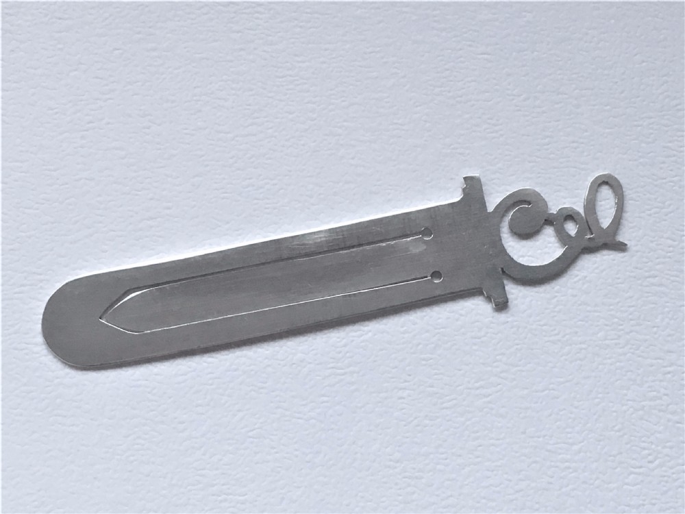 A Victorian silver bookmark initial 'E' View V