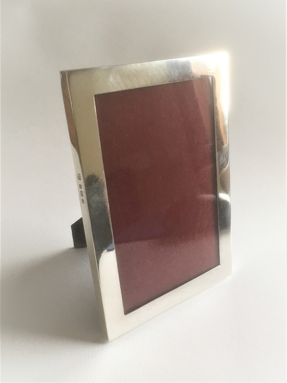 A useful landscape/portrait silver photo frame View II