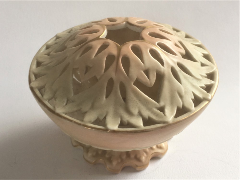 A Victorian Locke & Co. Worcester pot pouree View II