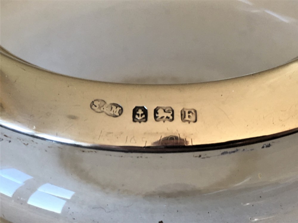 A stylish Art Deco silver mounted powder bowl View V
