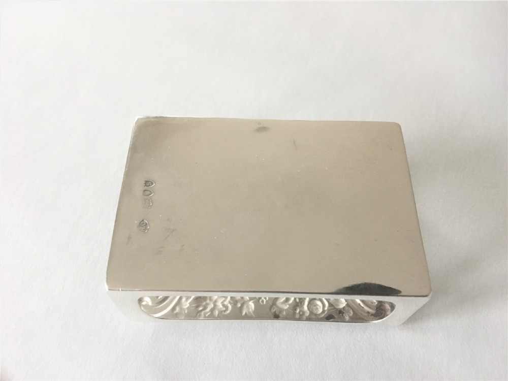 A superb Wiiliam Comyns silver table match box View VI