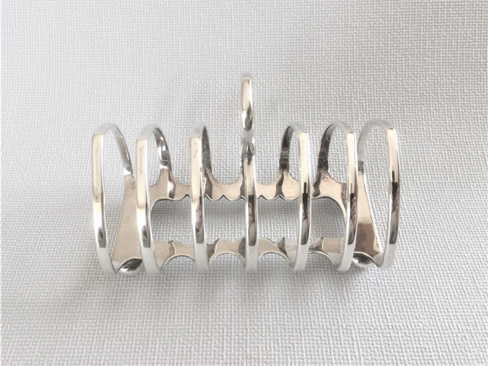 A superior quality George V silver toast rack View V