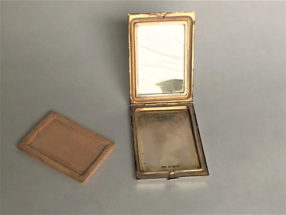  A stylish Art Deco silver & gold compact View V