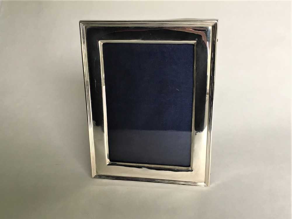 A landscape/portrait silver photo frame View IV