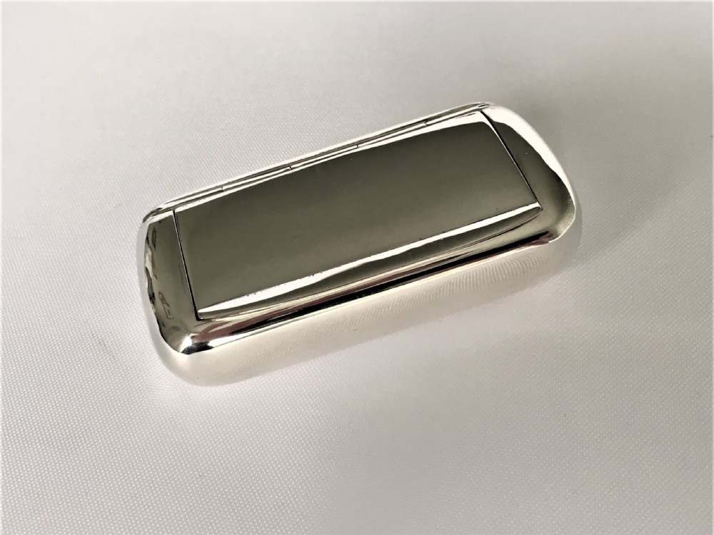 A handsome Chester silver gilt snuff box View II