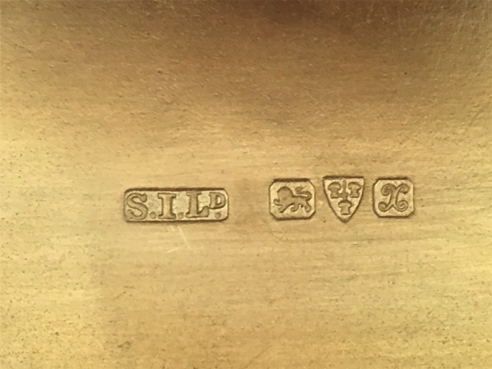 A handsome Chester silver gilt snuff box View III