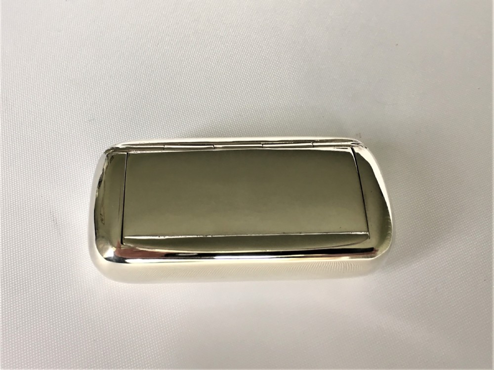 A handsome Chester silver gilt snuff box View V