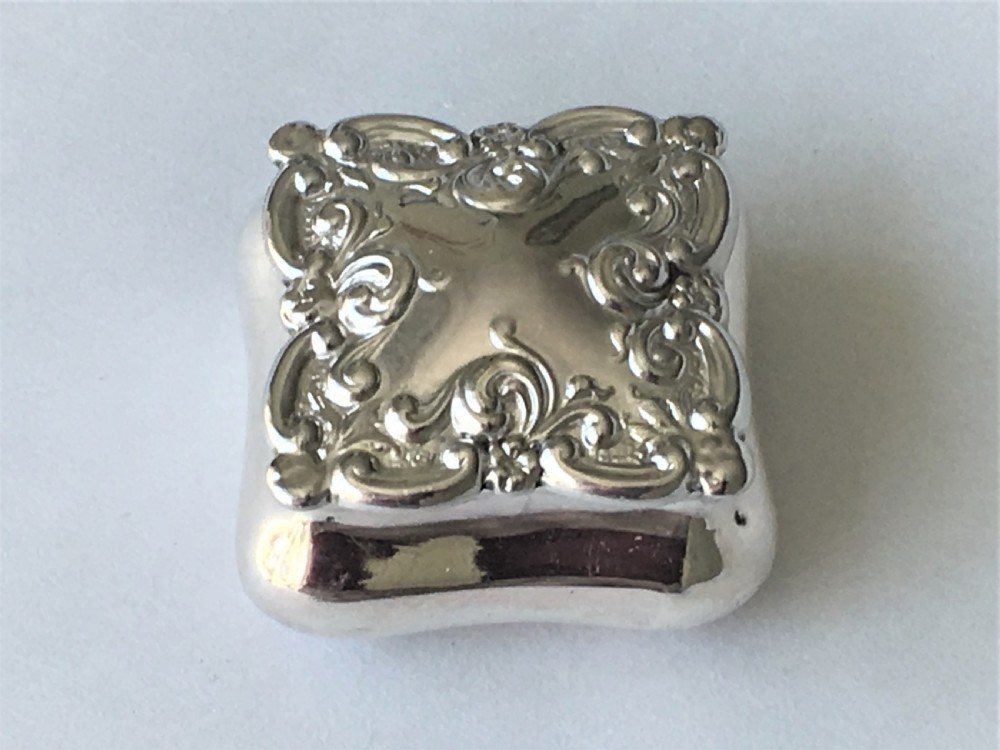 A lovely Edwardian silver ring box View VIII