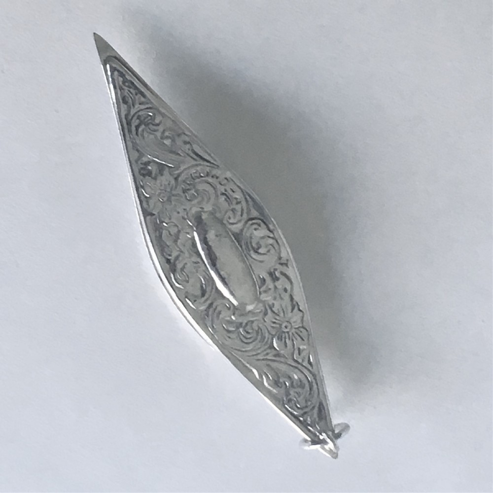 A Victorian Sterling silver tatting shuttle