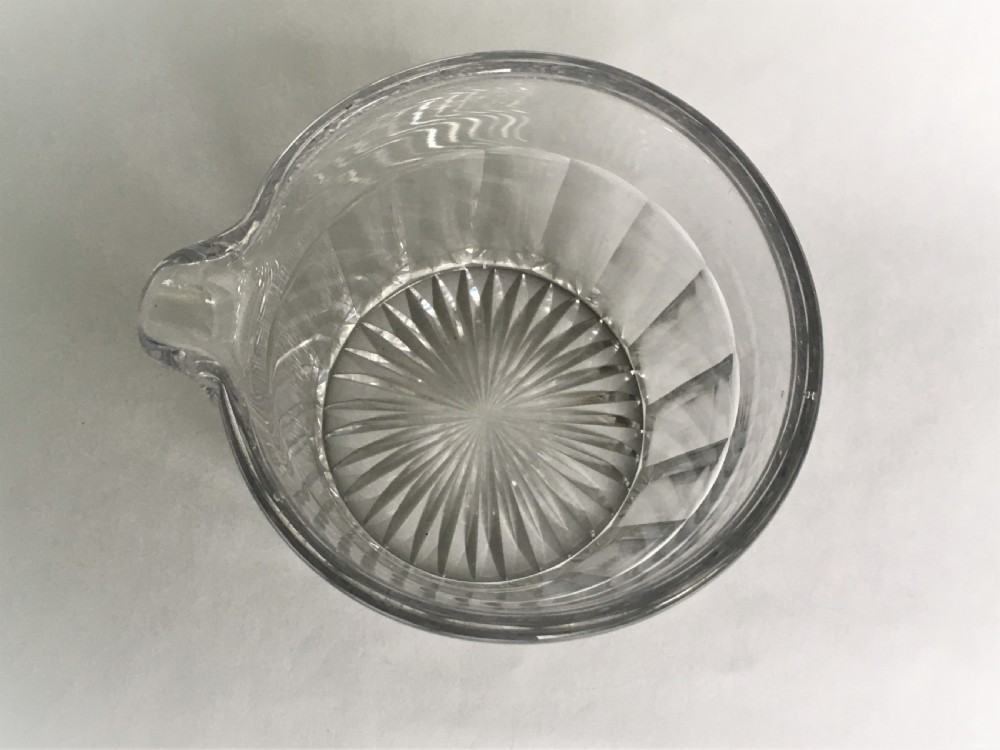 A rare single lipped wine rinser View IV