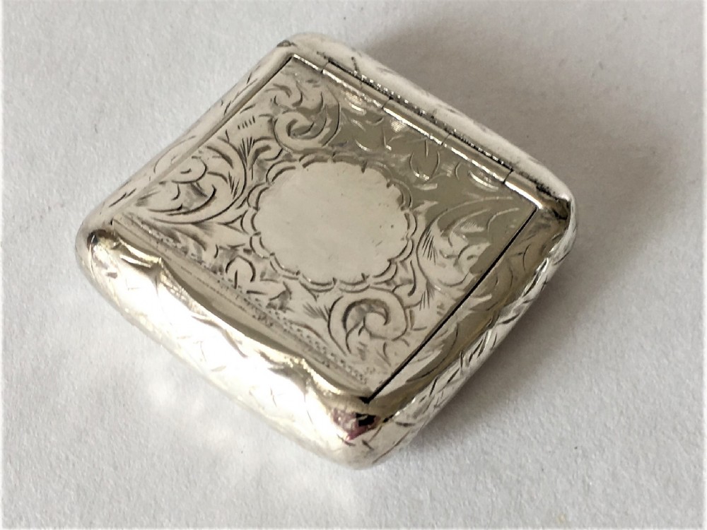 A charming Edwardian silver snuff box