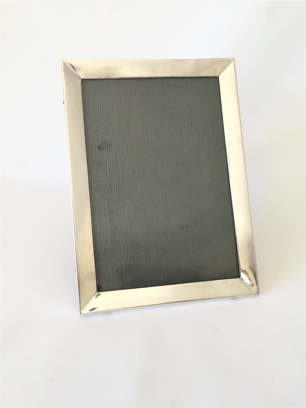 A landscape/portrait silver photo frame View II
