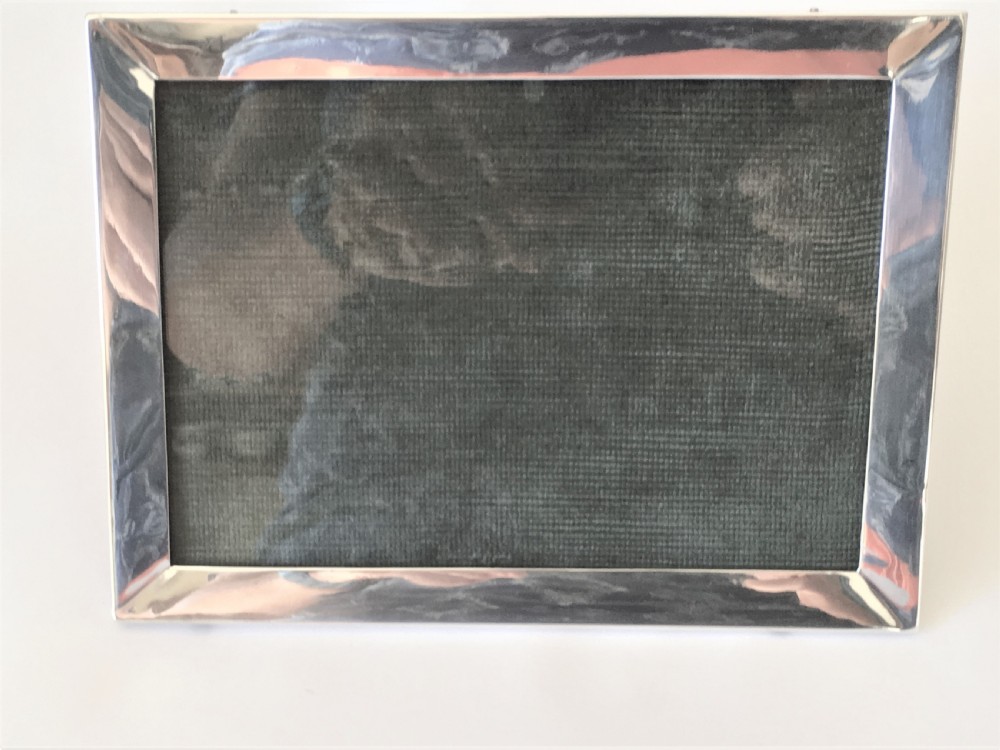 A landscape/portrait silver photo frame View VI