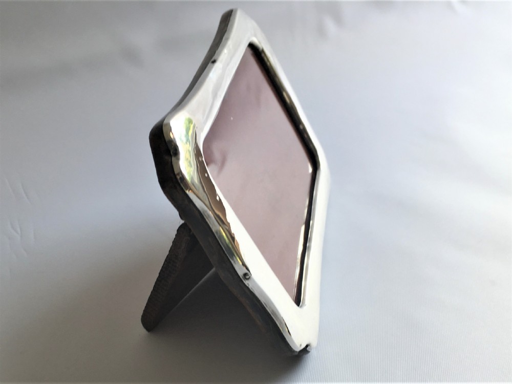 A George V silver landscape/portrait photo frame View V