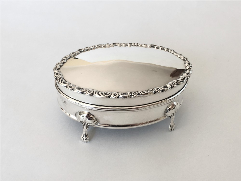 A good quality oval silver trinket box View II