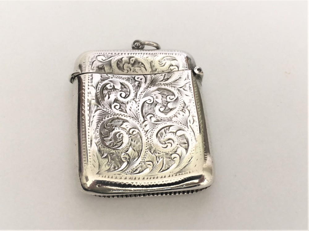 An unusual Edwardian Chester silver  'spades' vesta View III
