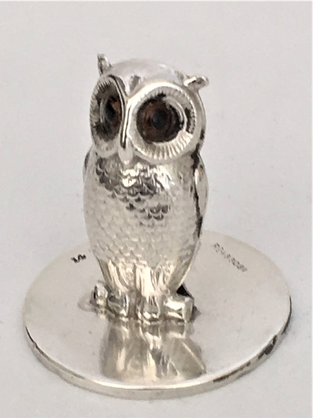 A wonderful Sampson Morden silver owl card/menu holder