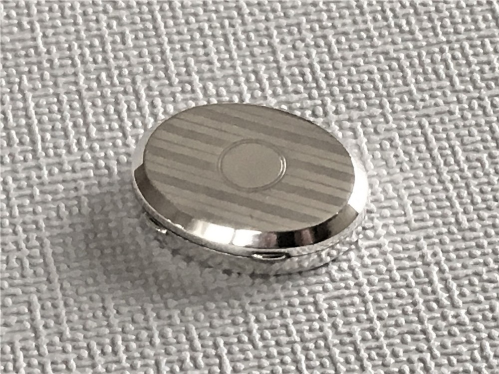 A George V engine turned silver pill box