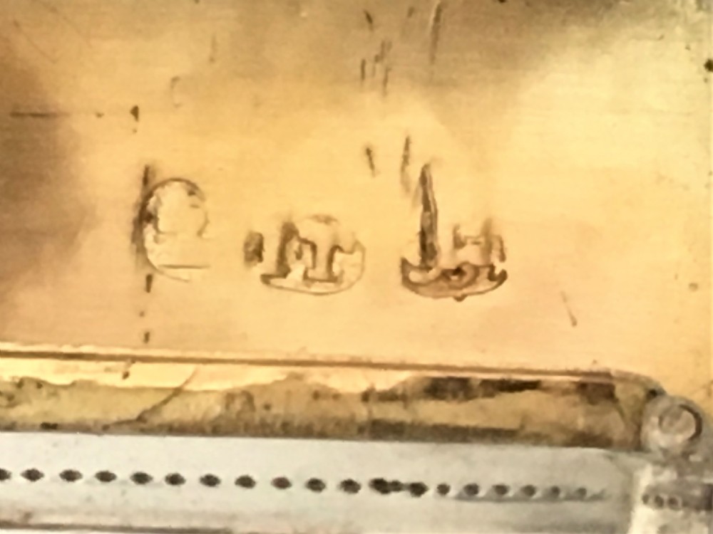 A gorgeous Georgian silver vinaigrette View IV