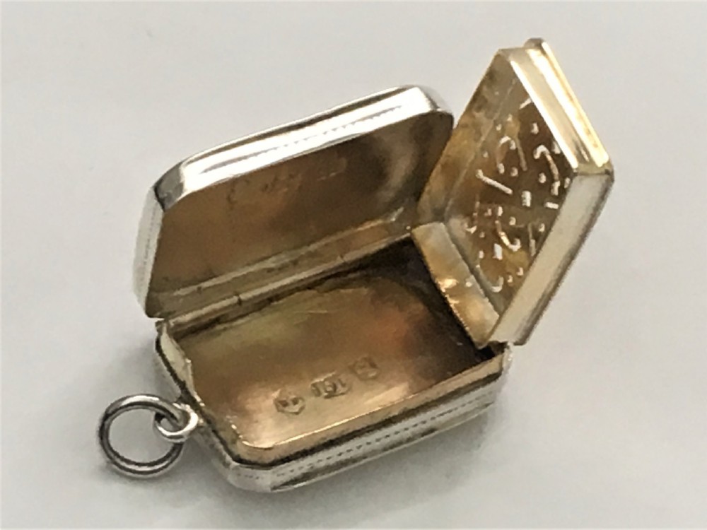 A gorgeous Georgian silver vinaigrette View VI