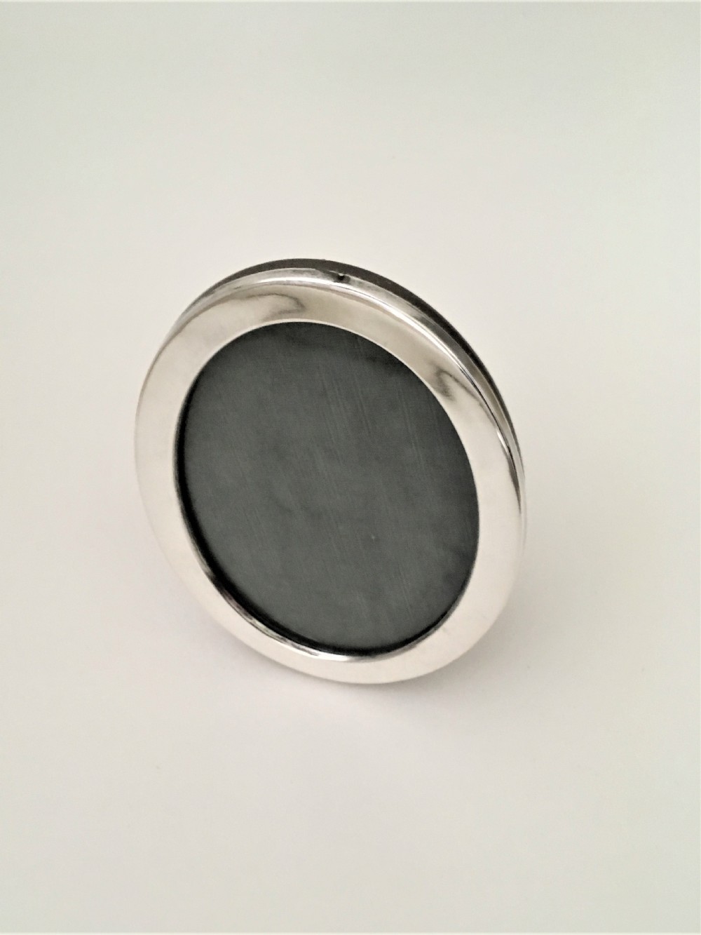 A handsome oval silver photo frame View II