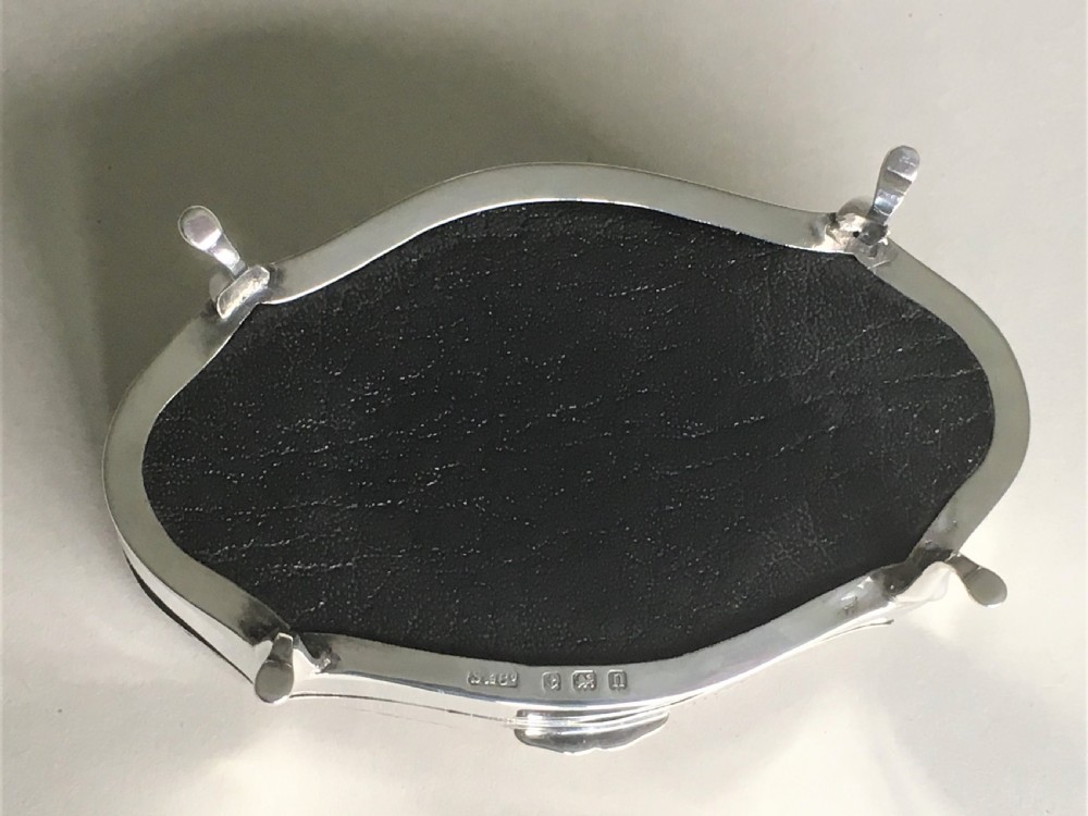 A lovely shaped silver trinket box View V