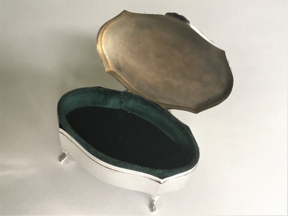 A lovely shaped silver trinket box View IX