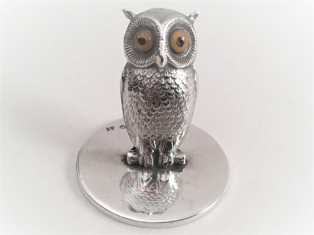 A wonderful Sampson Morden silver owl card holder