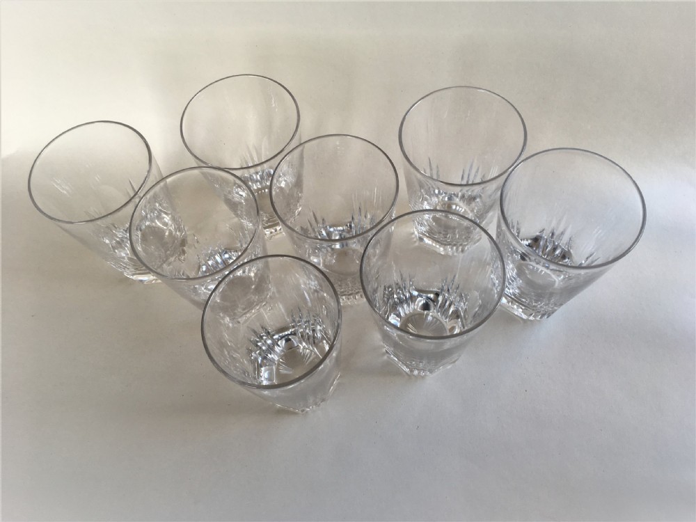 A handsome set of 8 Victorian cut water glasses View II
